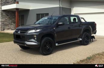 MITSUBISHI TRITON PODIUM SATIN BLACK 